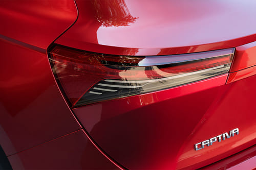 كابتيفا Tail light