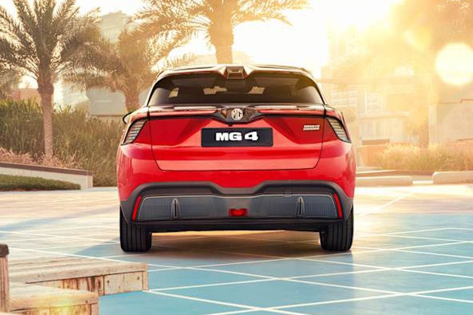 Full Rear View of إم جي 4