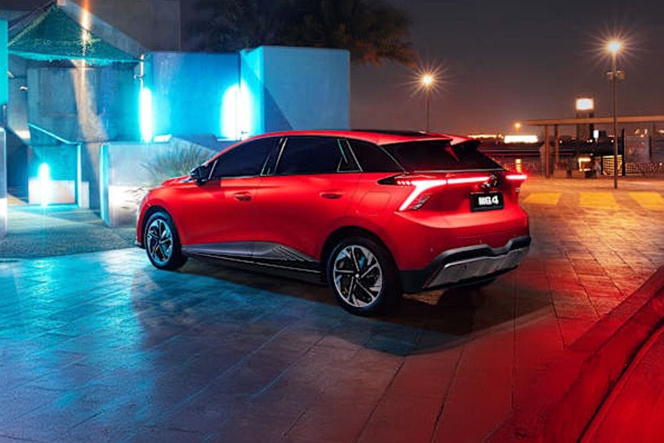 Rear Cross Side View of إم جي 4