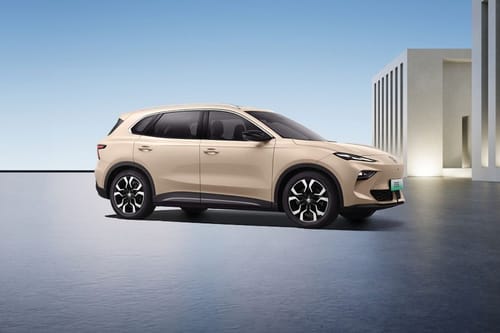 إم جي ES5 Front Cross Side View