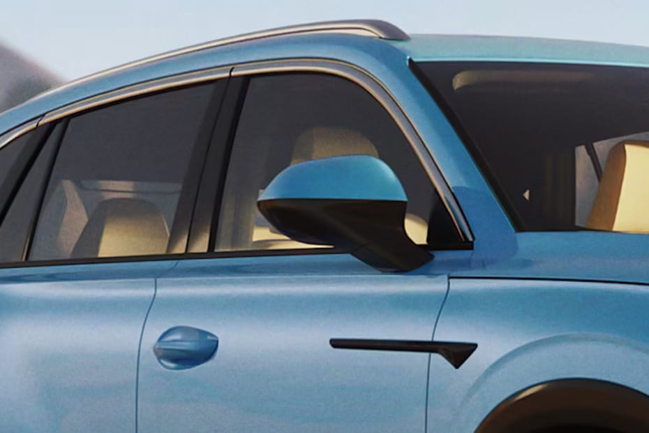 إم جي HS Drivers Side Mirror Front Angle