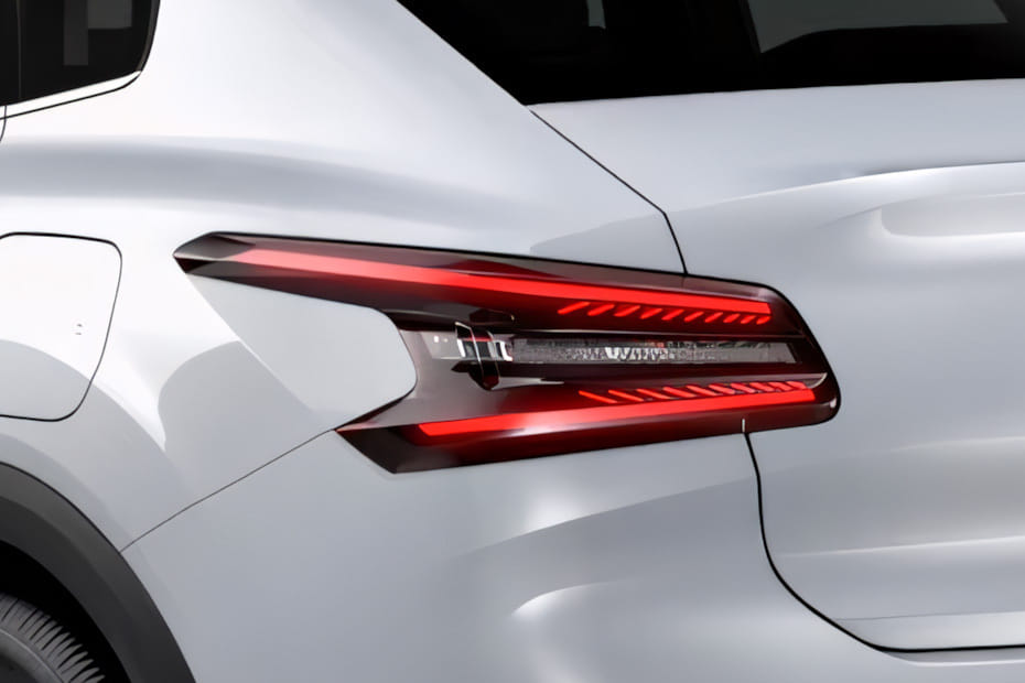 سي 4 إكس Tail light
