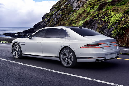 Rear Cross View of Genesis G90