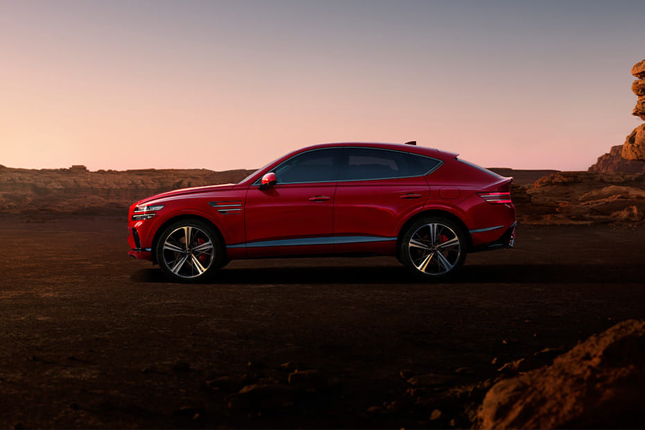 جي في 80 كوبيه Side view