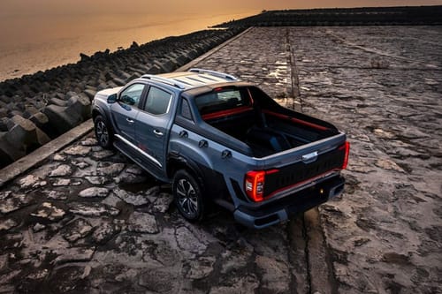 Rear Cross Side View of ماكسيوس T90