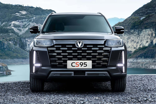 Full Front View of سي اس95