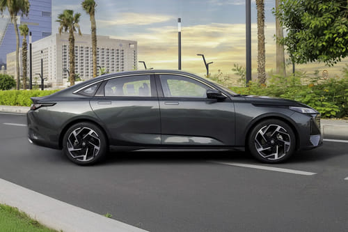 ايدو بلس Medium Angle Front View