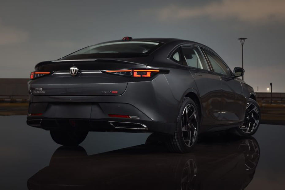 ايدو بلس Rear angle view