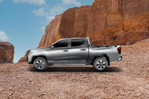 شانجان هنتر 2023–2025 Full Side View