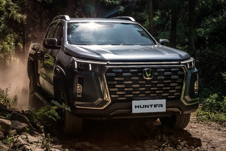 هنتر Medium Angle Front View