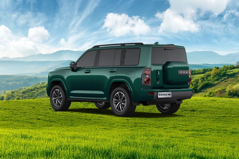 Rear Cross Side View of Haval H9 in Saudi Arabia