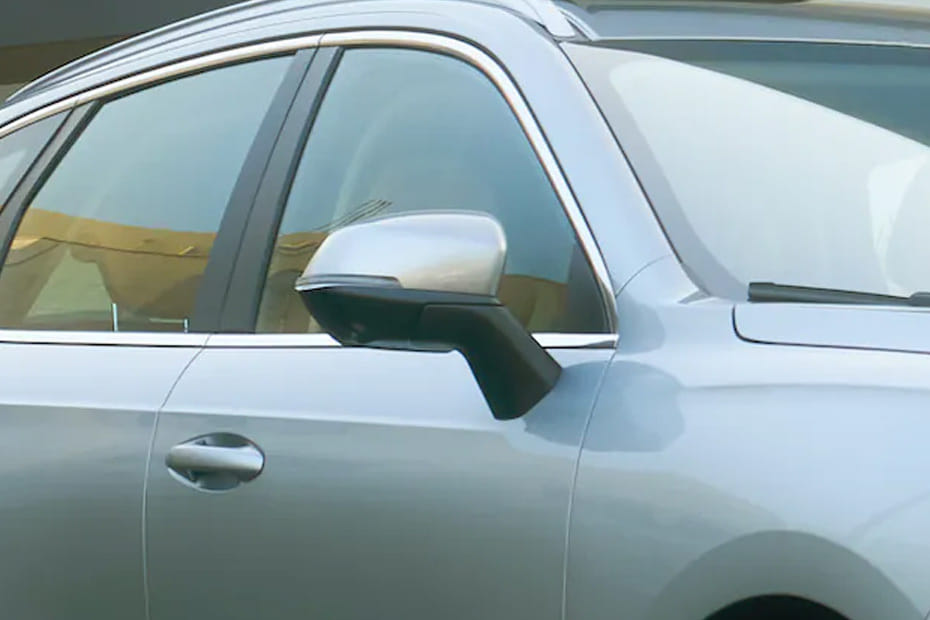 هافال جوليون Drivers Side Mirror Front Angle