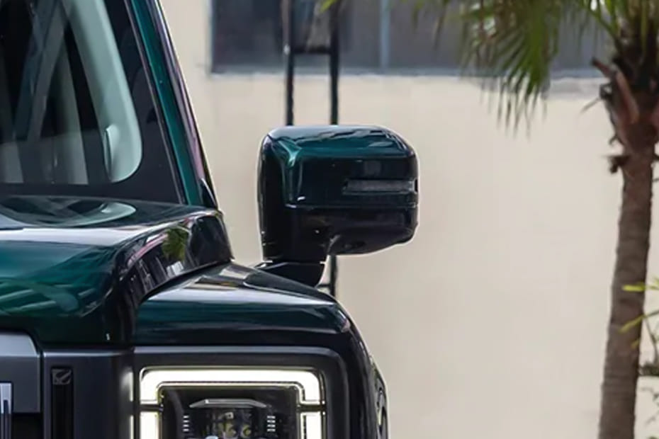 هافال في 7 Drivers Side Mirror Front Angle