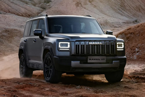 V7 Medium Angle Front View