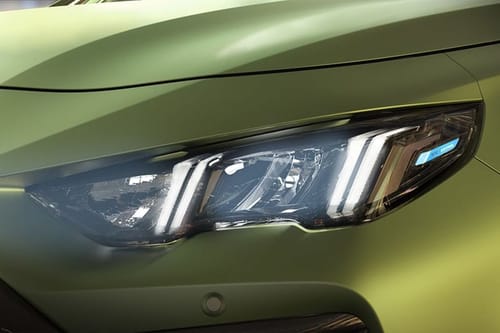 إم باور Headlight