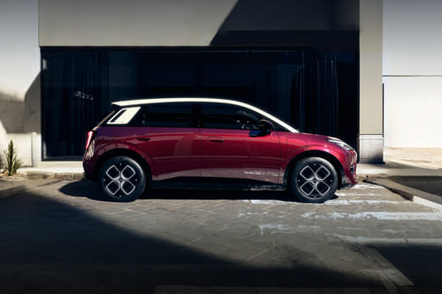 Aion UT Medium Angle Front View