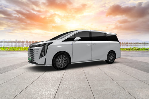 جي أي سي  إي 9 Front angle low view