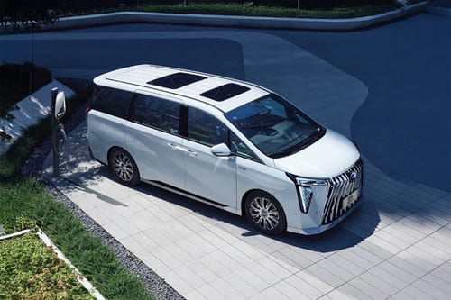 جي أي سي إي 9 Front Cross Side View