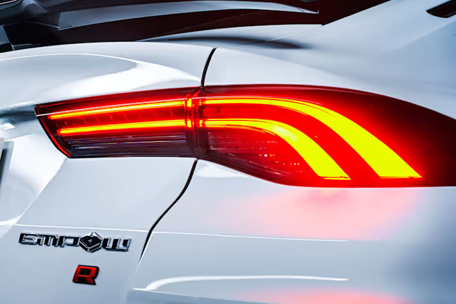 إمباو سبورت Tail light