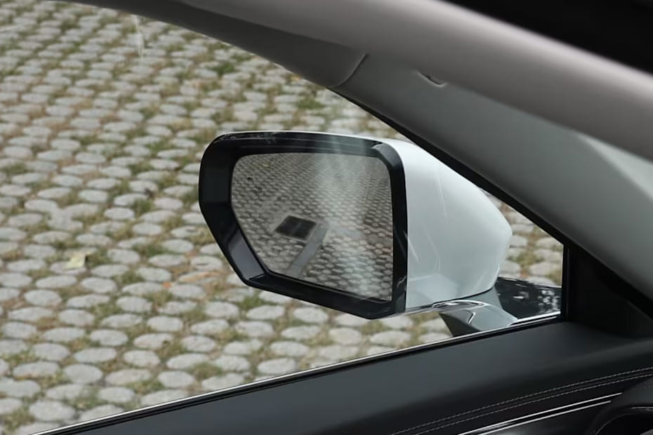 جي أي سي جي إس 8 ترافيلر Drivers Side Mirror Rear Angle