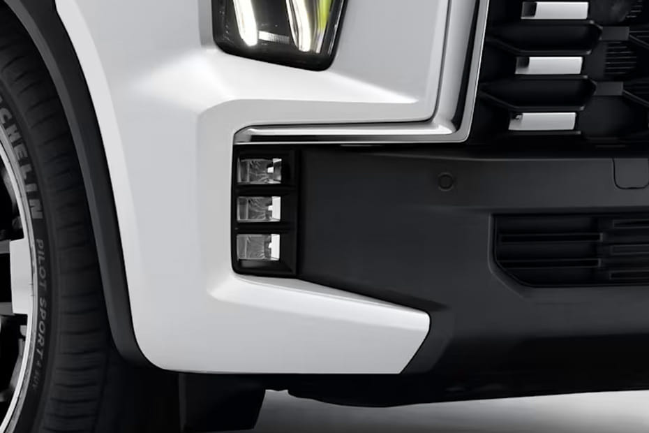 جي إس 8 ترافيلر Front Fog Lamp