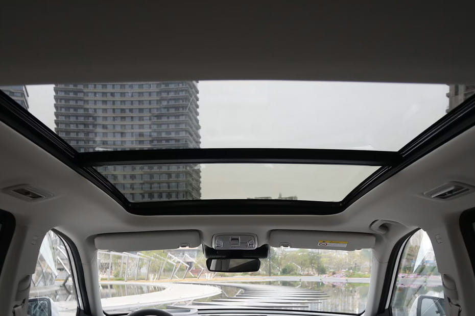 جي أي سي جي إس 8 ترافيلر Sunroof Moonroof