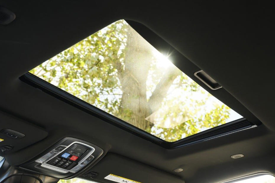رام 2500 (2026) Sunroof Moonroof