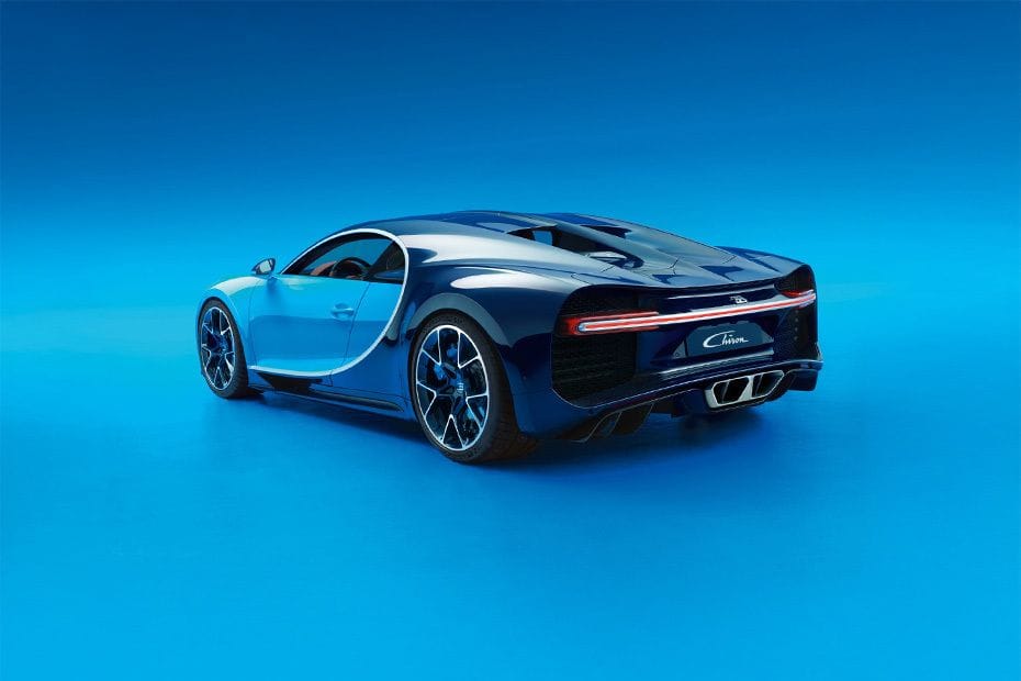 Rear Cross Side View of Bugatti Chiron
