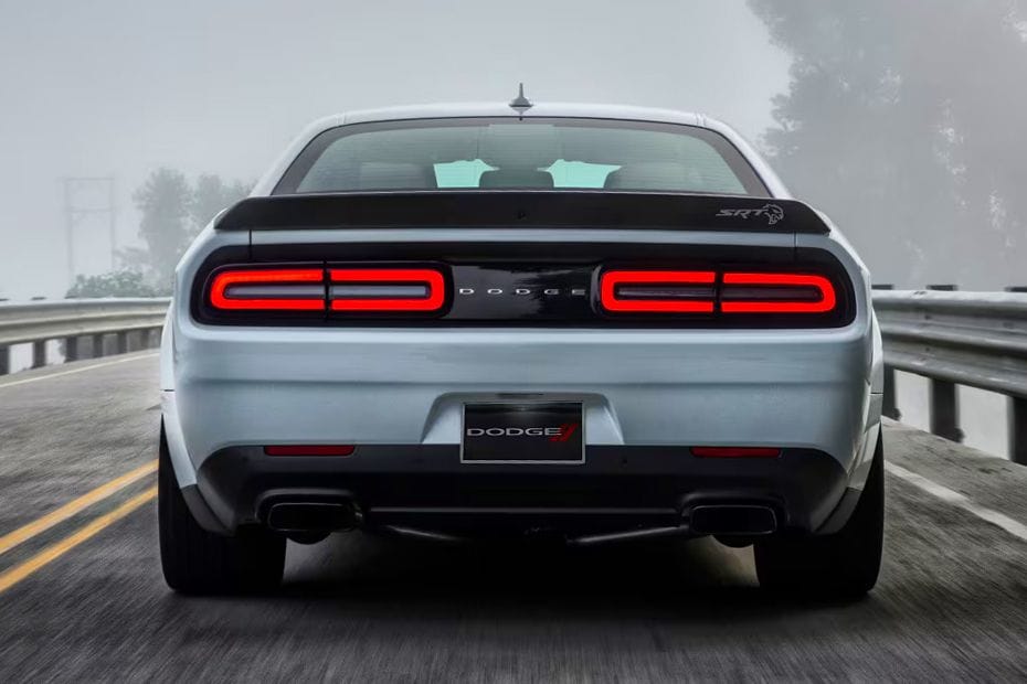 Full Rear View of دودج تشالنجر