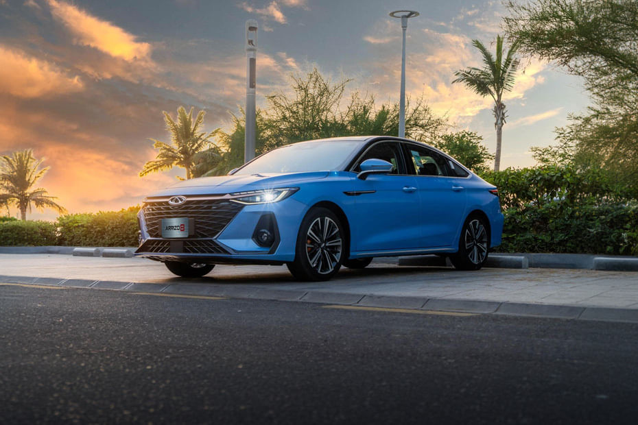 Chery  Arrizo 8 Pro Front angle low view