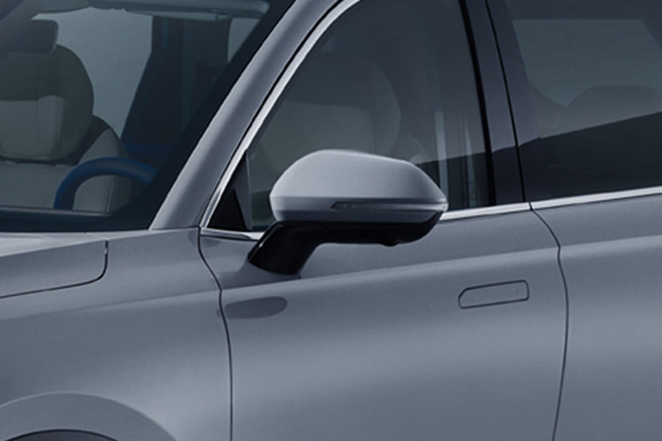 شيري فينغيون T9 Drivers Side Mirror Front Angle