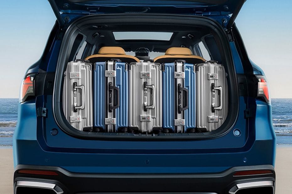 Trunk Open Closer View of أوكافانجو