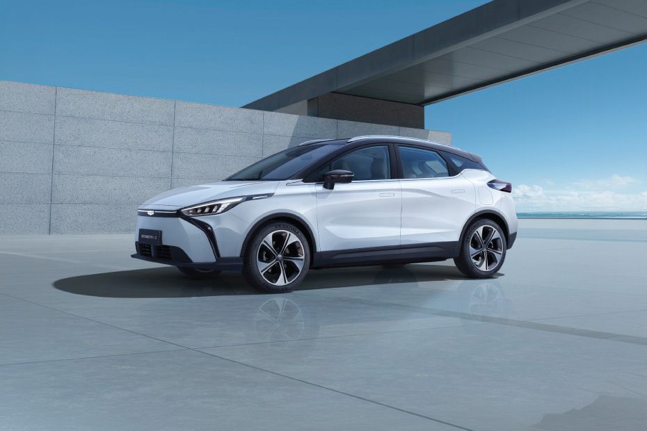 Geely  GEOMETRY C Front angle low view