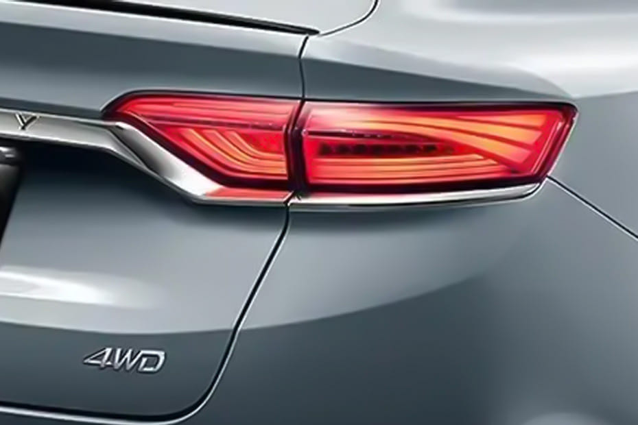 GEOMETRY C Tail light