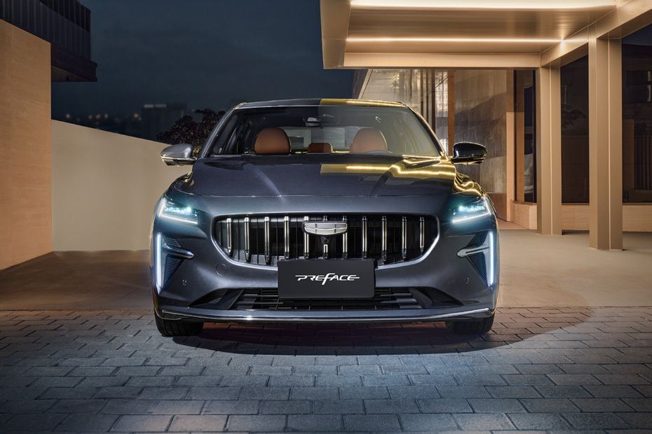 Full Front View of بريفيس