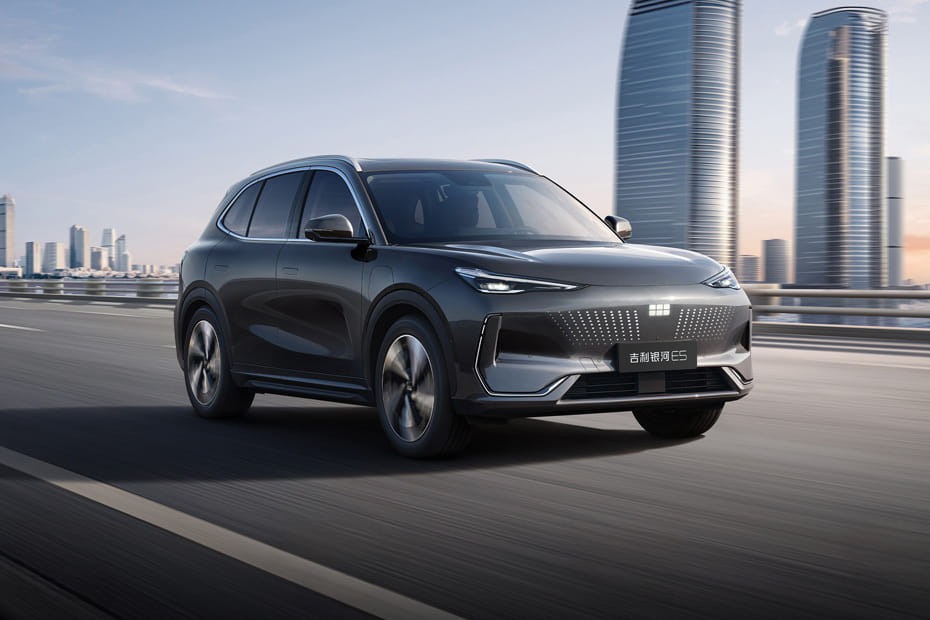 جيلي جالاكسي E5 Front Medium View