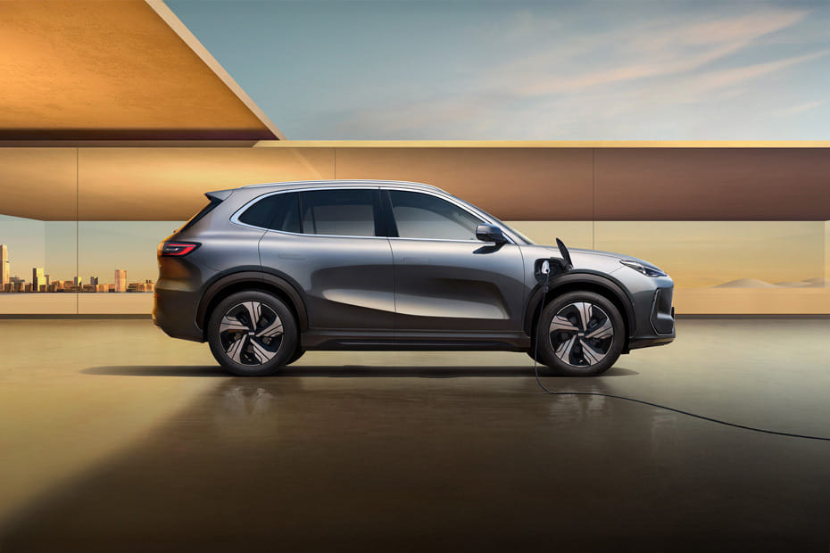 جالاكسي E5 Medium Angle Front View