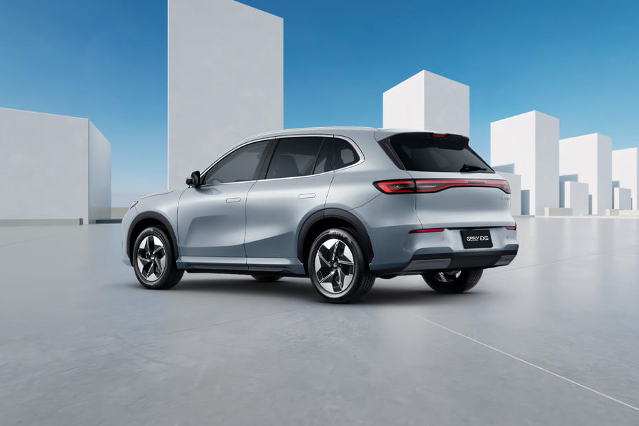 Rear Cross Side View of Geely EX5