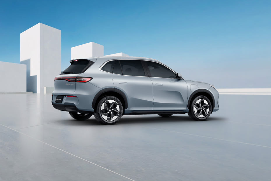 EX5 Rear Medium Side View