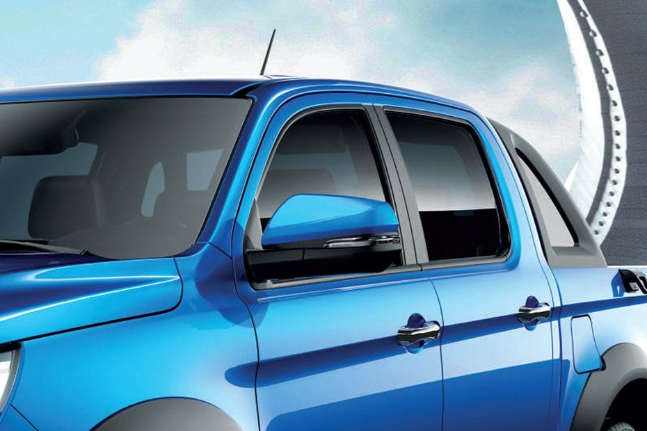 جاك T8 Drivers Side Mirror Front Angle