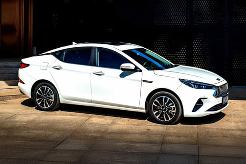 جاك J7 Front Cross Side View