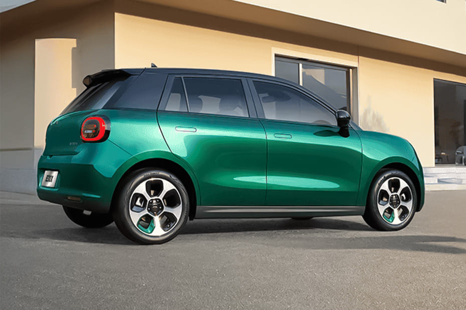 E30X Rear Medium Side View