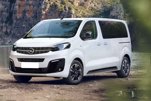 Opel Zafira Life Front Medium View