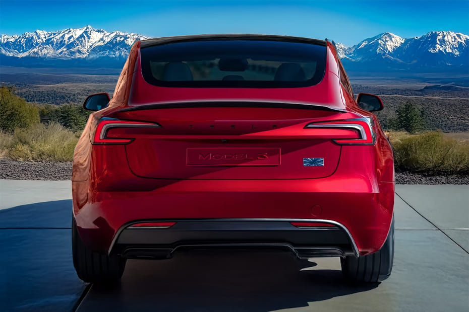 Full Rear View of تيسلا موديل 3