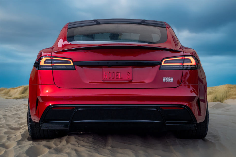 Full Rear View of تيسلا موديل إس