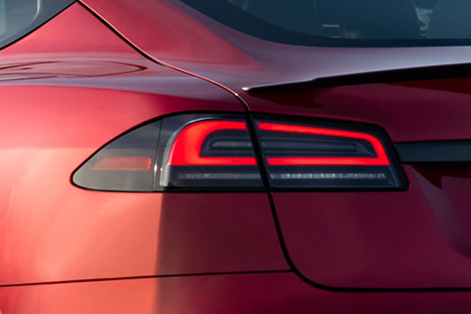 موديل إس Tail light