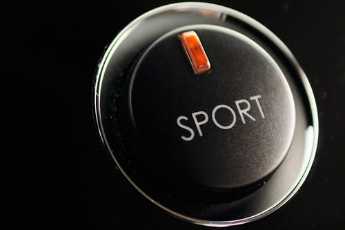 أستون مارتن فانتاج Engine Start Stop Button