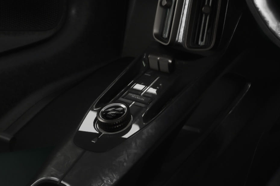 أستون مارتن فالهالا Gear Shifter