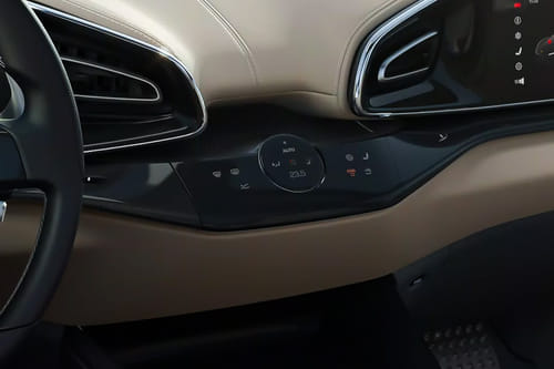 Front AC Controls of فيراري بوروسانجوي