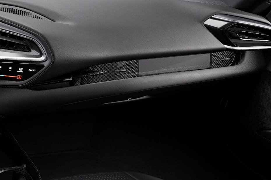 فيراري 296 GTB Glove Box